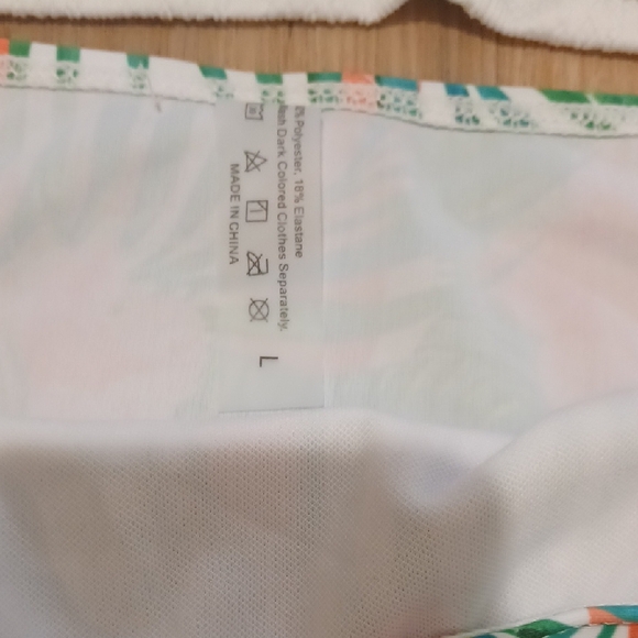 B2 - Amazon White and Floral Bikini Set - Picture 2 of 5